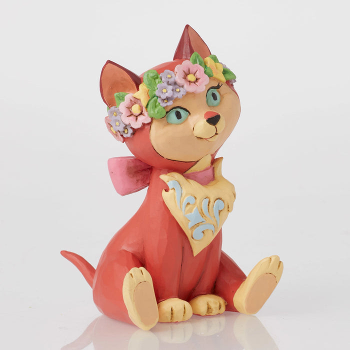 Dinah Mini Figurine
