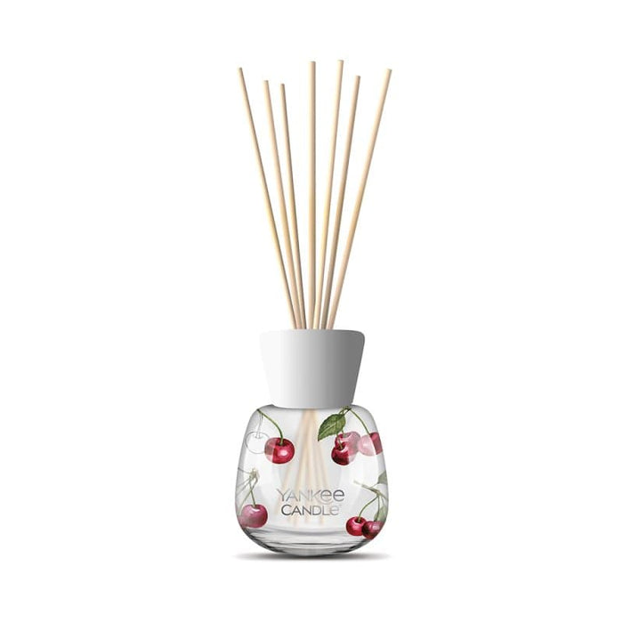 Yankee Candle – Black Cherry Reed Diffuser 100ml – juicy cherry scent in an elegant flameless diffuser